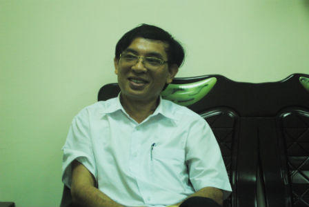 Cặp đôi khỏa thân “khóa môi” đồng giới không phải nữ sinh CĐSP Nghệ An