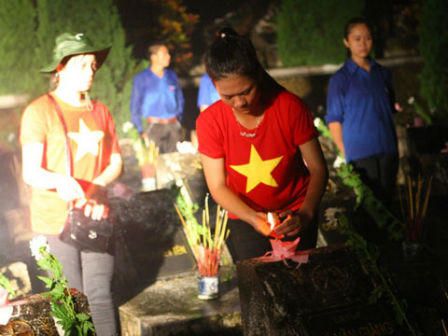 Bi tráng, nghẹn ngào bên nghĩa trang quốc gia Vị Xuyên