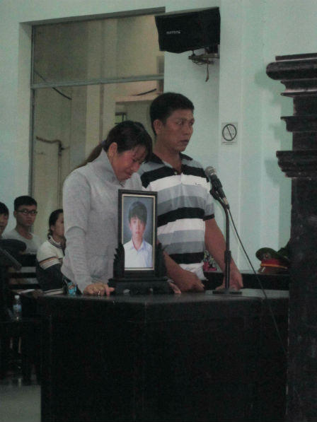 Câu nói khích của thiếu nữ làm một người chết oan, bốn “anh hùng rơm” đi tù