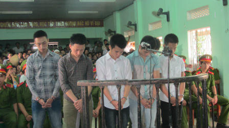 Trai làng hỗn chiến làm chết oan người vô tội