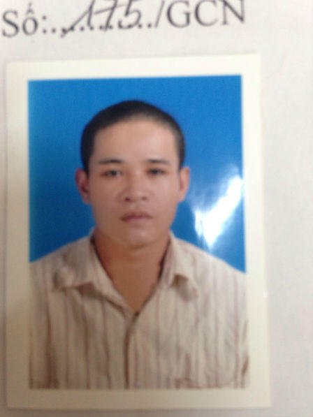 Dán băng y tế khắp mặt để trốn nã vẫn bị lộ