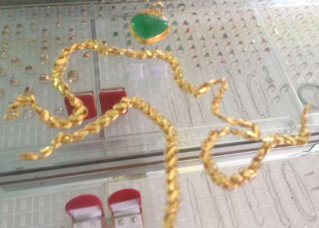 Uống “thuốc tàng hình” vào cướp tiệm vàng