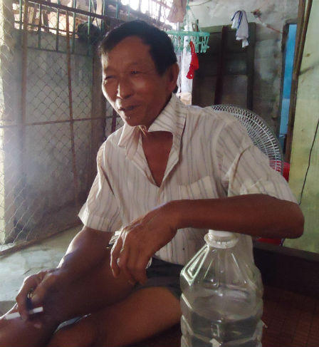 Ông lão 13 lần đi thi ĐH chỉ để tìm lại người yêu cũ