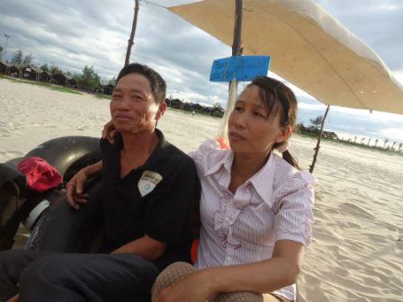 Người chuyên cướp cơm thủy thần, làm bạn với xác chết