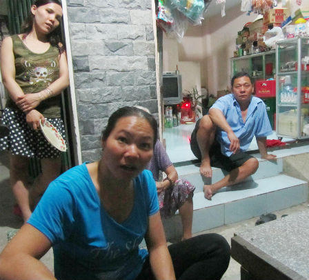 Bé trai bị người yêu của dì đánh đập đến chết