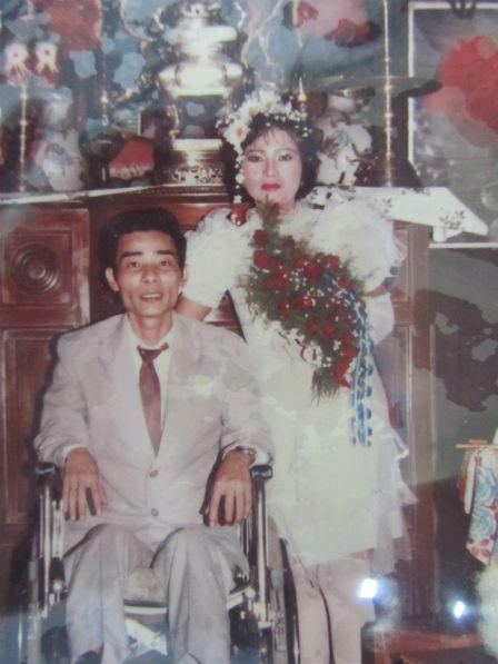 Chuyện tình khó tin giữa “tiểu thư” xinh đẹp với anh chàng liệt nửa người