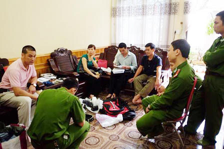 Vụ siêu trộm phố Hàng Bài: “Lỗ hổng an ninh” cửa cuốn