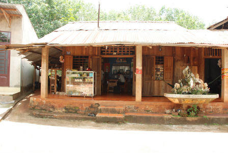 Quá yêu, vợ tạt axít nhằm hủy hoại “dung nhan” để giữ chồng