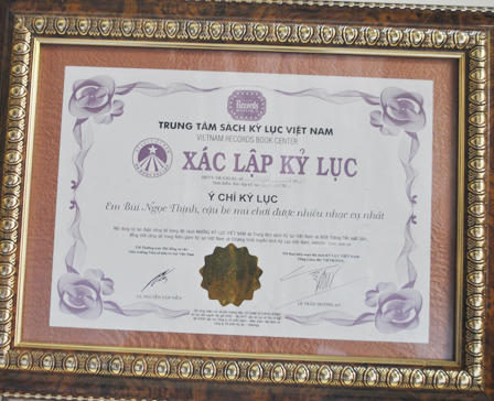 Tài năng đáng kinh ngạc của cậu bé mù