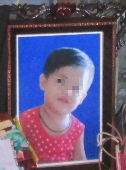 Bé gái 3 tuổi chết bất thường: Bệnh viện xin "giải quyết tình cảm"