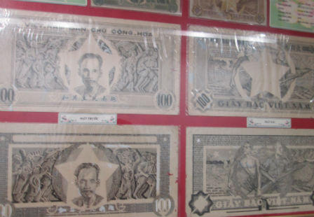 Độc đáo bộ sưu tập “giấy bạc Cụ Hồ” 