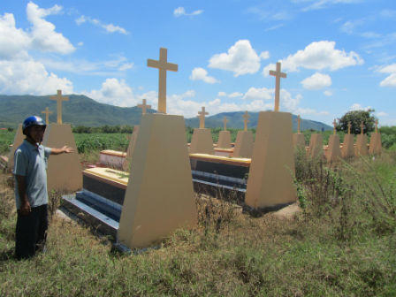 Người viết di chúc lên đá để lại tài sản cho trẻ mồ côi