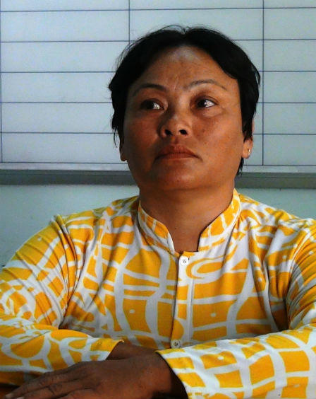 Mất mạng vì bị vợ... trói vào cửa sổ