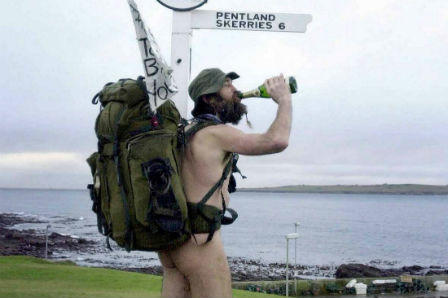 30 lần bị tống giam vẫn đâm đơn kiện đòi quyền… khỏa thân