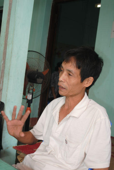 Vạch mặt  “thần y” trị bá bệnh bằng… nước lã 