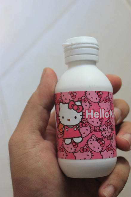 Cô bé mất “cái ngàn vàng” vì lọ mỹ phẩm  