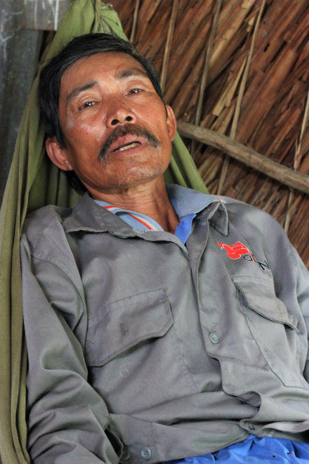 "Ai đã cùng con tôi vào nhà nghỉ"?