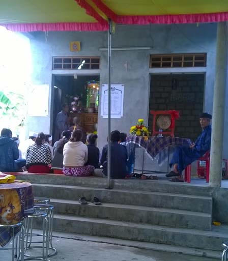 Nam sinh viên tự thiêu giữa đêm trong nhà thờ họ