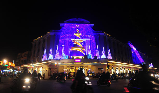 Người Việt rộn ràng chào năm mới 2015