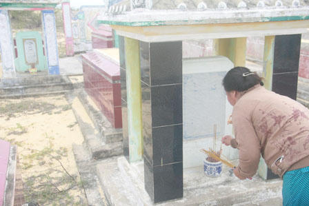 Trải lòng của thiếu phụ vô tình "cưới thêm người chết"