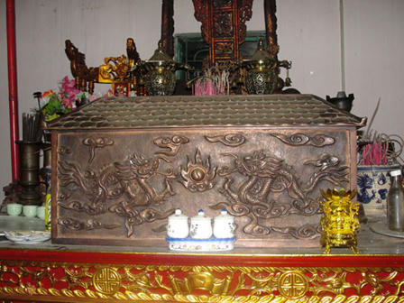 Cả dòng họ nhiều năm đi kiện đòi sở hữu… 1 ngôi đền