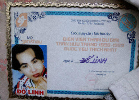 Sát nhân vụ giết nghệ sỹ đồng tính tắm rửa trên nóc nhà sau khi gây án