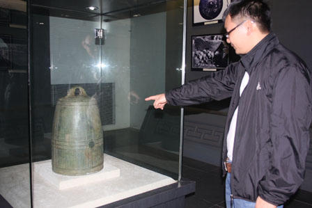 Bức tranh lịch sử trên thân chuông đồng bảo vật Việt Nam