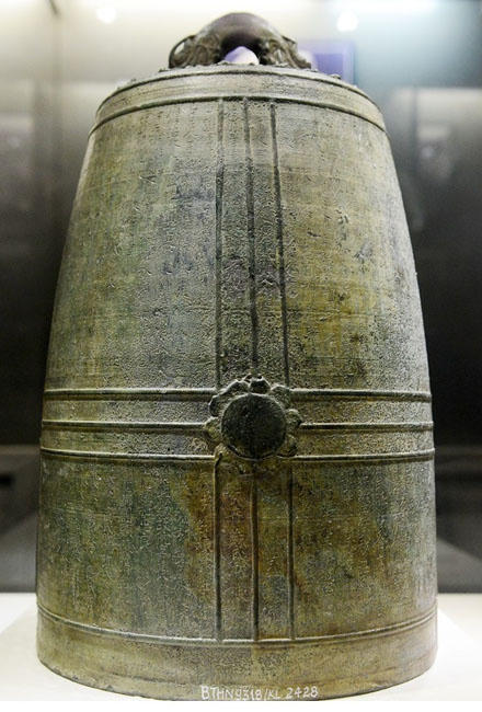 Bức tranh lịch sử trên thân chuông đồng bảo vật Việt Nam