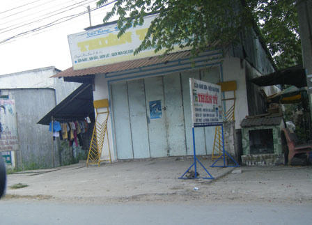 Thiếu nữ tố cáo bị cha mẹ nuôi đánh đập, cưỡng hiếp 6 năm ròng rã