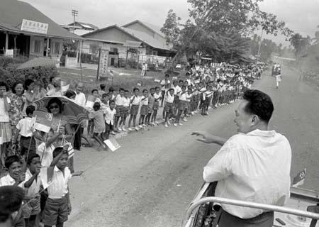 Cuộc đời nhà sáng lập Singapore Lý Quang Diệu qua ảnh