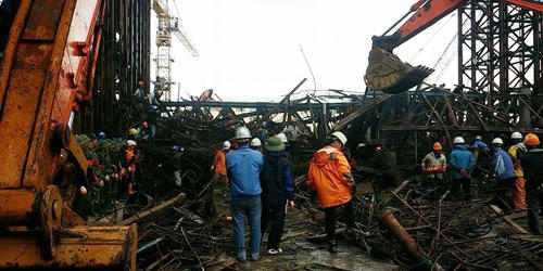 Trắng đêm cứu nạn công nhân vụ sập giàn giáo ở Vũng Áng