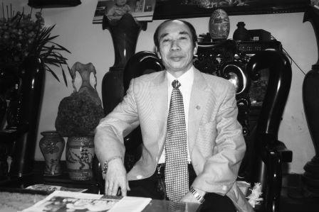 Luật sư không thể ngồi cao bằng kiểm sát viên?