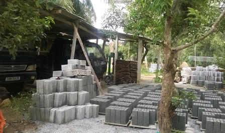 Chuyện tình khó tin của tỉ phú xưởng gạch 