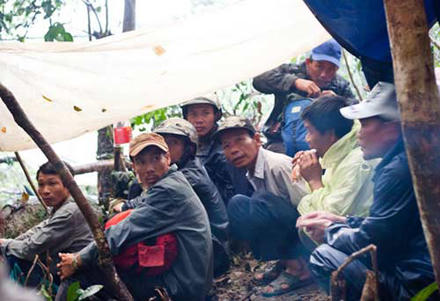 Luật rừng tàn khốc của giới săn trầm (kỳ 1)