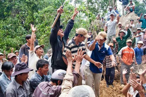 Mánh lới con buôn trong cơn lốc kỳ nam (Kỳ 2)