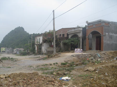 3 nhà máy xi măng “đầu độc” 1 ngôi làng