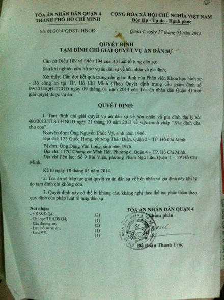 Ông chủ bẽ bàng bị gã làm công tranh quyền làm cha