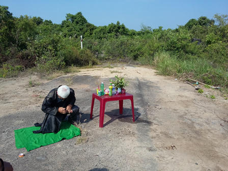 400 ngôi mộ cùng hài cốt bị xúc đi đổ đường?