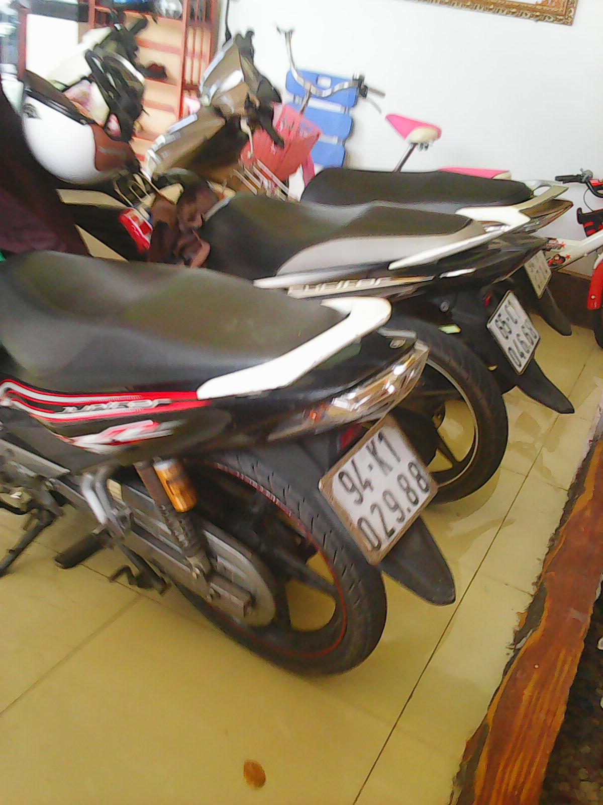 50 người bao vây bắt ông chánh văn phòng huyện ủy nghi án ngoại tình