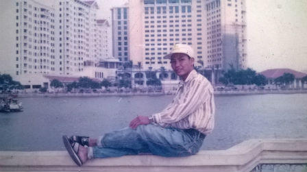 Cha nợ nần phát điên bóp cổ con tắt thở