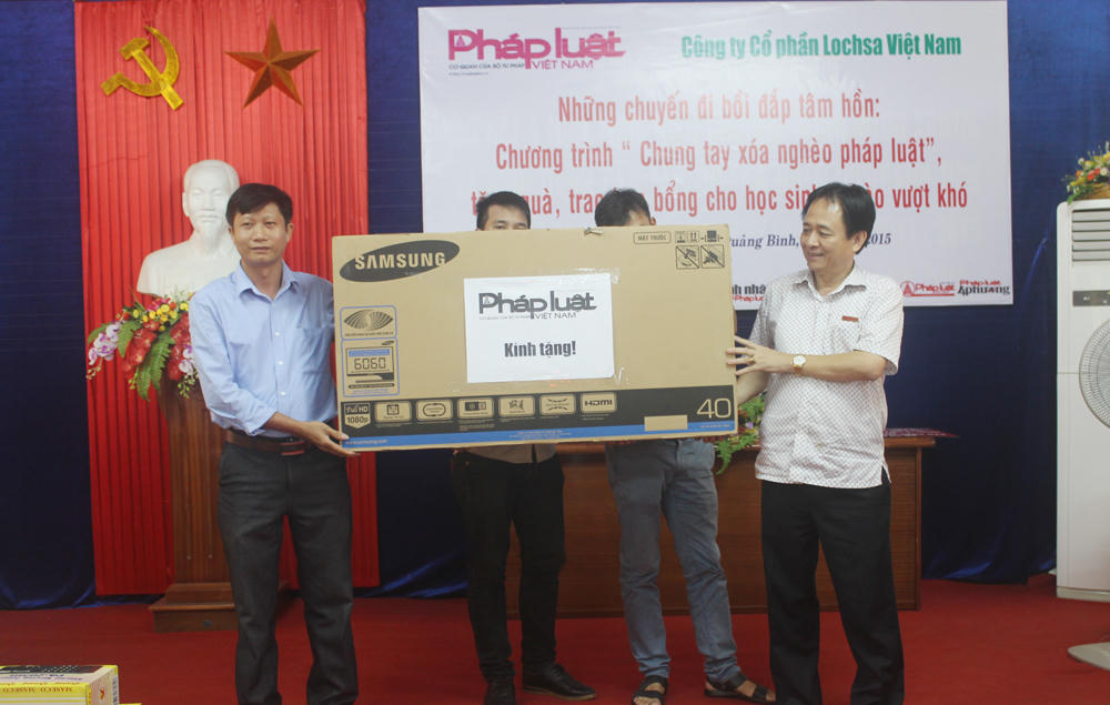 Báo PLVN, Công ty CP Lochsa Việt Nam đến với quê hương Đại tướng Võ Nguyên Giáp