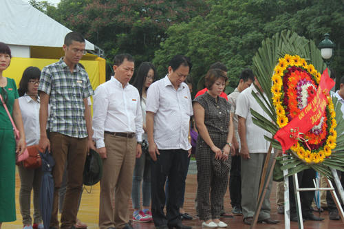 Tri ân miền đất lửa - Báo PLVN dâng hương tưởng niệm các anh linh liệt sỹ