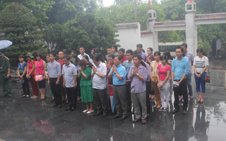 Báo Pháp luật Việt Nam và Công ty Cổ phần Lochsa Việt Nam dâng hương mộ Đại tướng