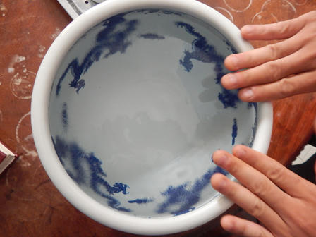 Cái bát biết “hát”