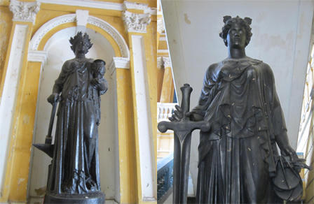 Kiến trúc kỳ lạ bên trong trụ sở TAND Tp. HCM