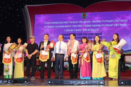 Rực rỡ Hội thi văn nghệ “Vang ca vinh quang Tư pháp”