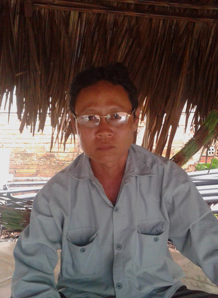 Công an xã, hay nhóm cướp giả danh chặn xe đánh người? 