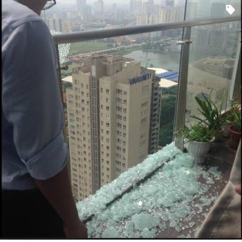 Thăng Long Number One: Liên tục rơi kính từ trên tầng cao