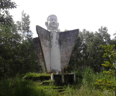 Bí ẩn nguồn gốc tượng đầu Phật trên quả bom