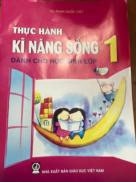 Dạy trẻ dũng cảm đi trên thảm thủy tinh hay tạo ngộ nhận nguy hiểm?